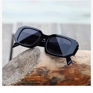 Black Rectangular Sunglasses
